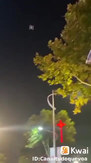 HUNDREDS OF UFOS IN THE SKY OF CHINA LEAVE PEOPLE SCARED WATCH THE VIDEO AND SHARE