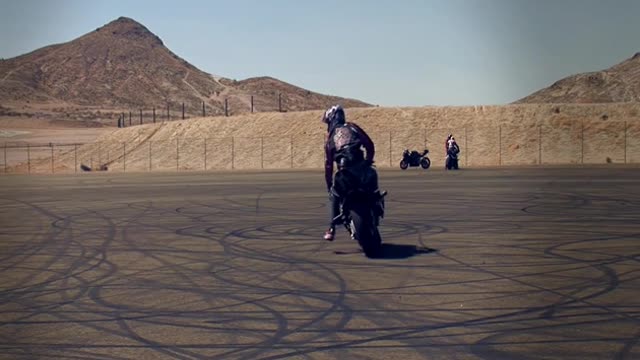 Brilliant and crazy driving. Slow motion way