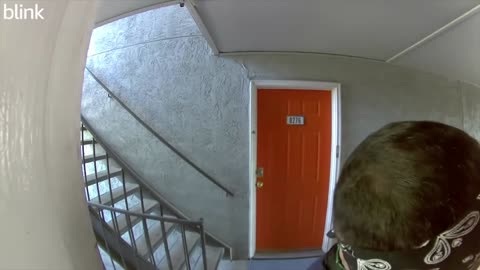 Man shoots through door at would-be burglars posing as maintenance workers video