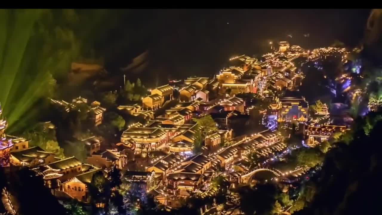 A small valley in China is as beautiful as Spirited Away!