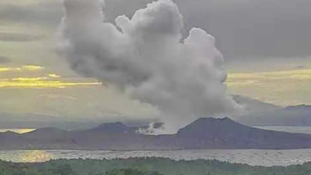 Volcanic Smog Alert: Taal Volcano's Emissions Cause Class Suspensions