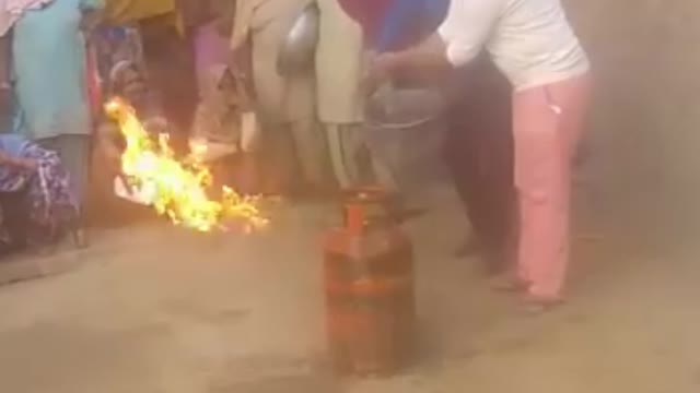 Burning Cyinder How to Control Fire || Short entertainment Videos || Viral Hub || Funny Videos