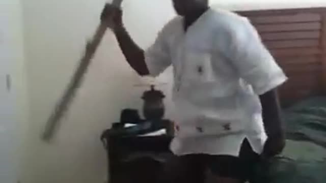 6 second Videos How a normal african wakes up