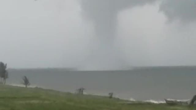 Tornado ini beach