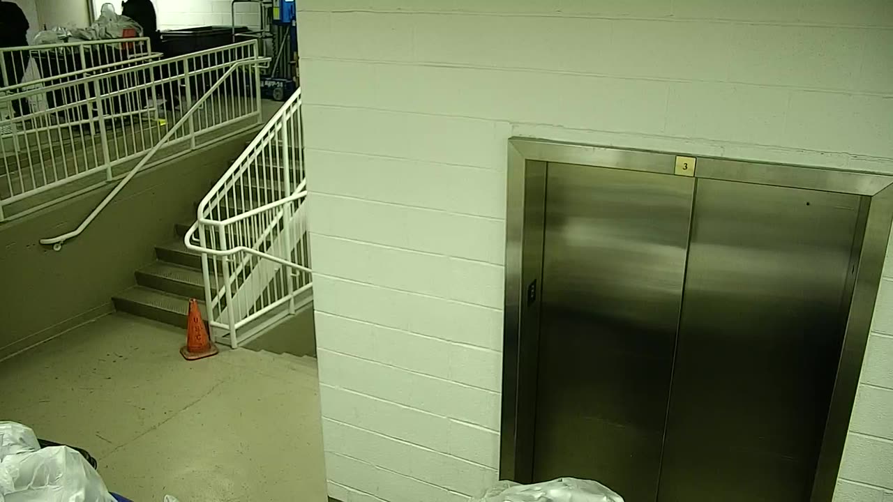 7110CVCULElevator#3Lobby_2021-01-06_19h20min01s713ms.mp4