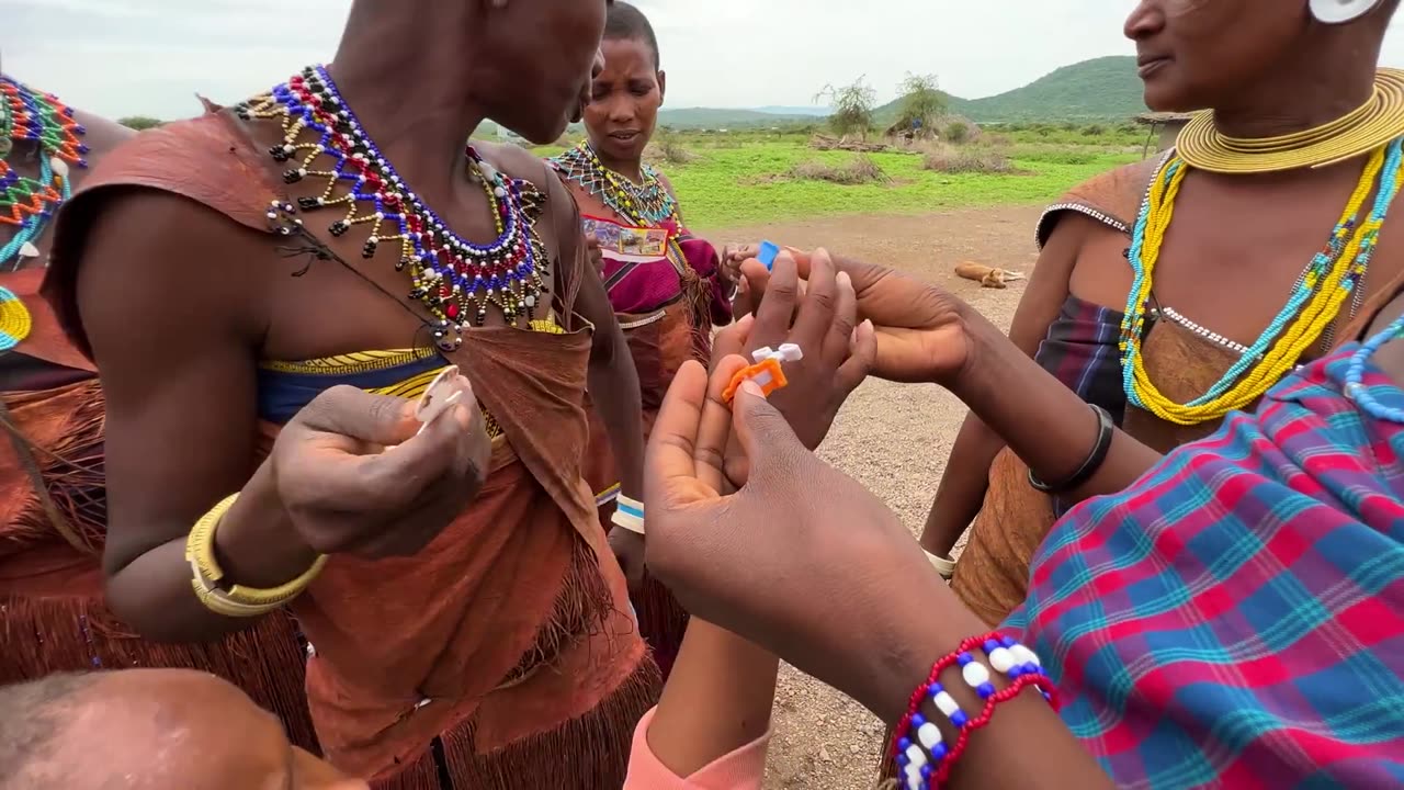 African tribe try American candy!! Guess which one they hate