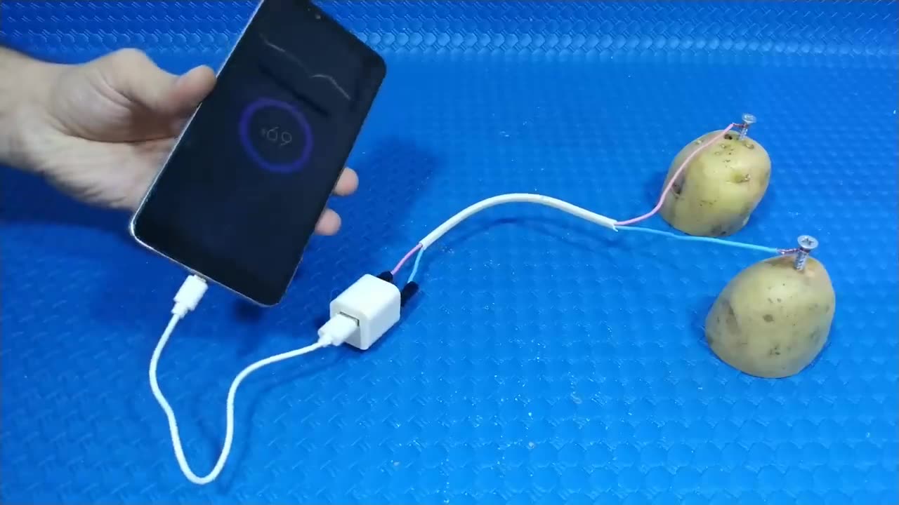 charge your phone / ЗАРЕДЕТЕ ТЕЛЕФОНА СИ