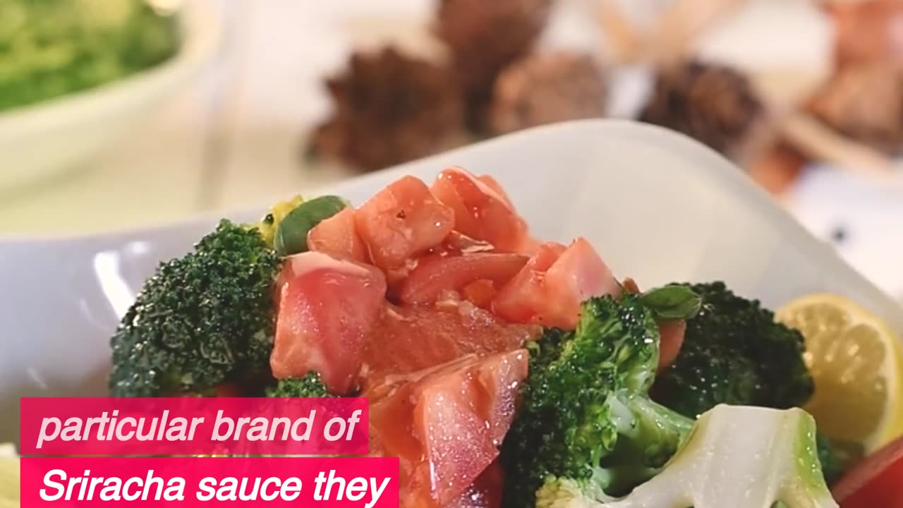 Sriracha hot chilis sauce ingredients and health pros and cons