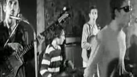 The High Numbers - Ooh Poo Pah Doo - I Gotta Dance To Keep From Crying = Railway Hotel Wealdstone 1964 (64008)