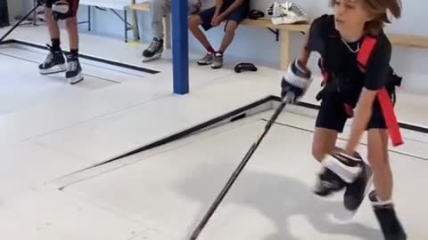 Treadmill skating training e