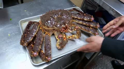 New York City Food - GIANT ALASKAN KING CRAB + LEMONGRASS BEEF STEAK Park Asia Seafood NYC-2