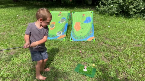 Golf Bucket Game Mat Chipping Net Game Set, Portable Golf Accessories Cornhole Game for Backyard