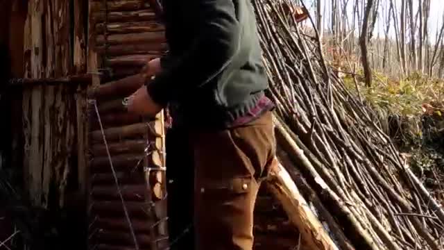 Bushcraft Winter Camping - Build Survival Forest Shelter - Off Grid Tiny House