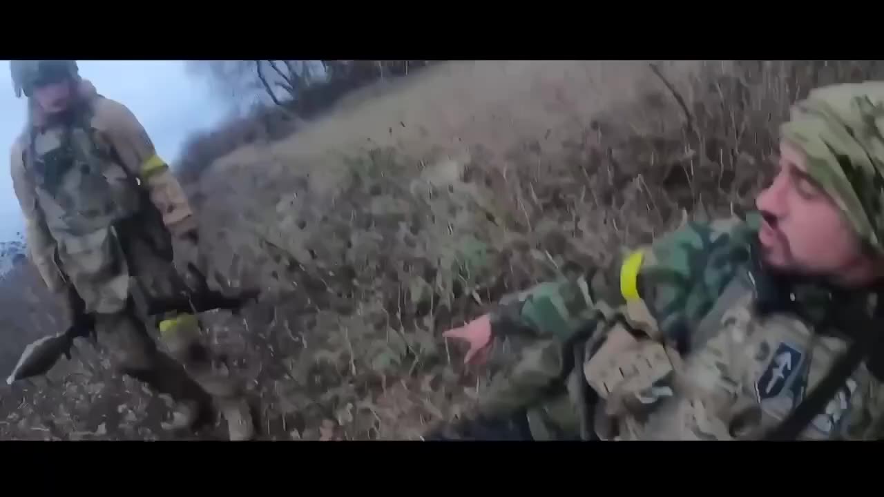 Ukrainians Help to Evacuate the Injured