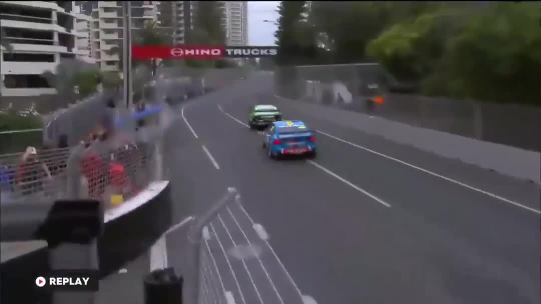 One of the most beautiful overtaking in recent years.