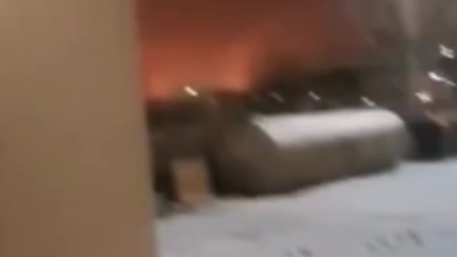 ΣΑΜΠΟΤΑΖ; ΣΤΙΣ ΦΛΟΓΕΣ ΡΩΣΙΚΟ ΔΙΥΛΙΣΤΗΡΙΟ