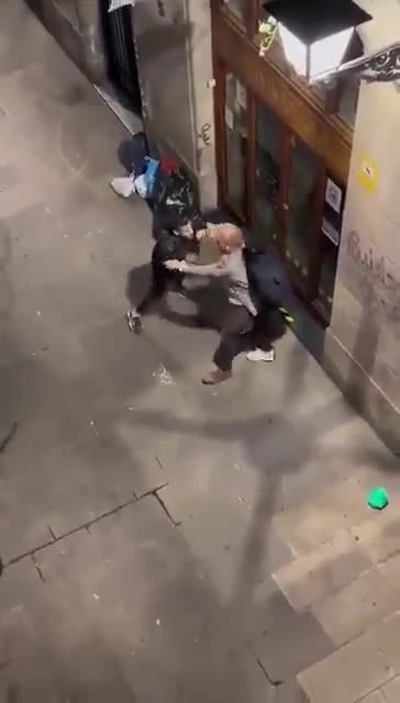 Fake North African asylum seekers rob a tourist in Barcelona and no one