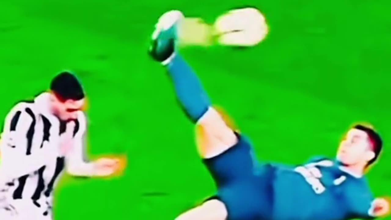 Ronaldo very nice leg shot ⚽️⚽️⚽️and beautiful gole