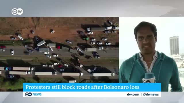 Brazil: Bolsonaro's supporters block roads in protest | DW News