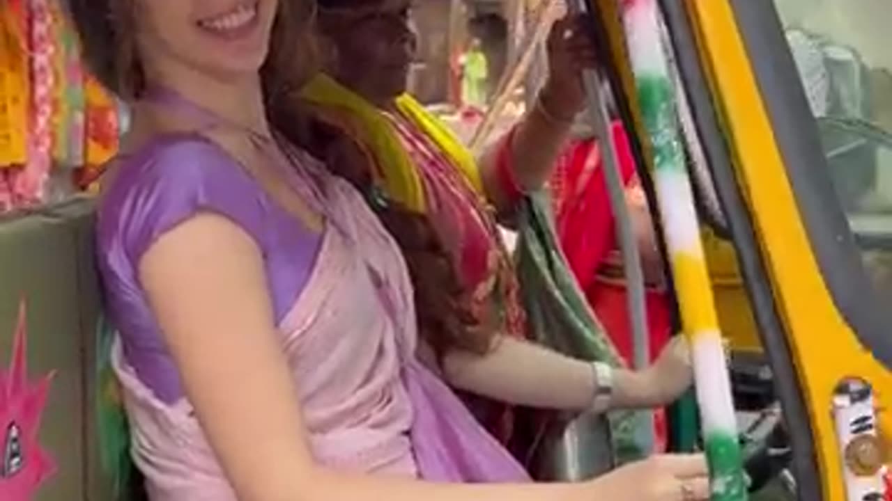 Vrandavan: foreigner driving autorickshaw