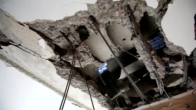 Civilian apartment buildings shelled in Kharkiv