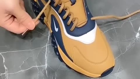 How to strap on your shoes