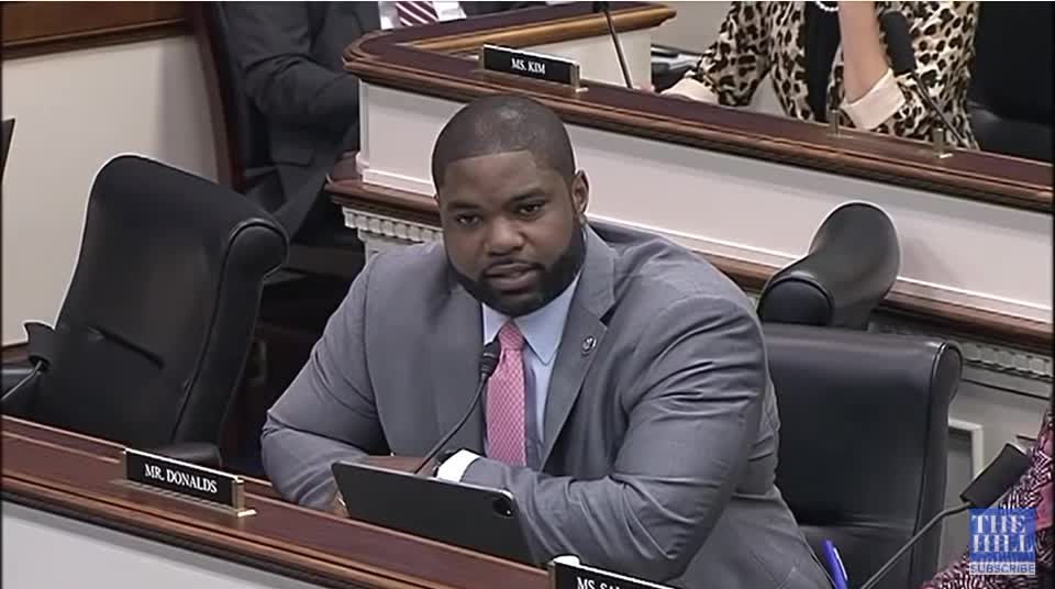 Congressman Byron Donald says he is stating facts and not trashing anyone committee chair was not happy-バイロン・ドナルド下院議員は、事実を述べており、委員会の議長が不満だったと言っています。