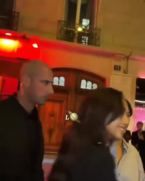 Lisa after Crazy Horse Paris Performance | Lisa BLACKPINK😊Sign Fan Latter #lisa #blackpink