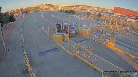 2024-01-27 - Puente Internacional 3 (viendo hacia Laredo, Texas)