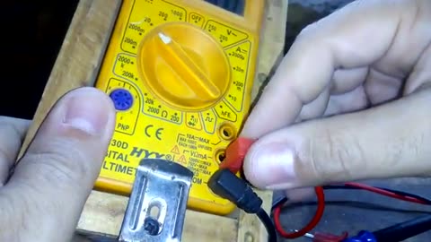 Bateria CR2032 DE LITHIUM Testar antes de vender.