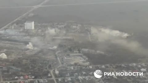 The Russian army destroys the positions of the Armed Forces of Ukraine in the industrial zone on the outskirts of Maryinka near Donetsk