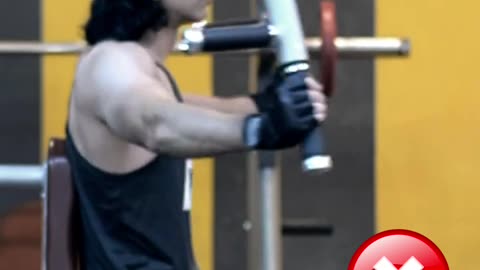 ❌ STOP Forward Your Shoulders During Machine Chest Flyes