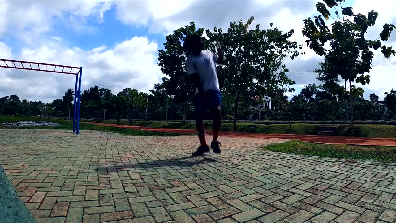 Jump Rope in Sri lanka by Elves Saltador