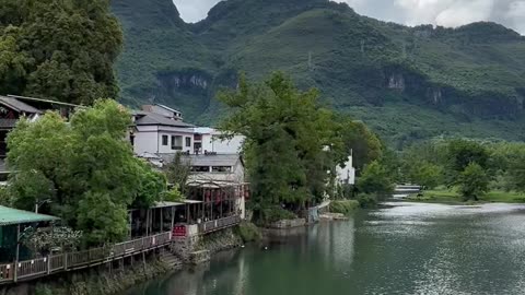 Later, I realized that Guizhou's landscape painting is realistic