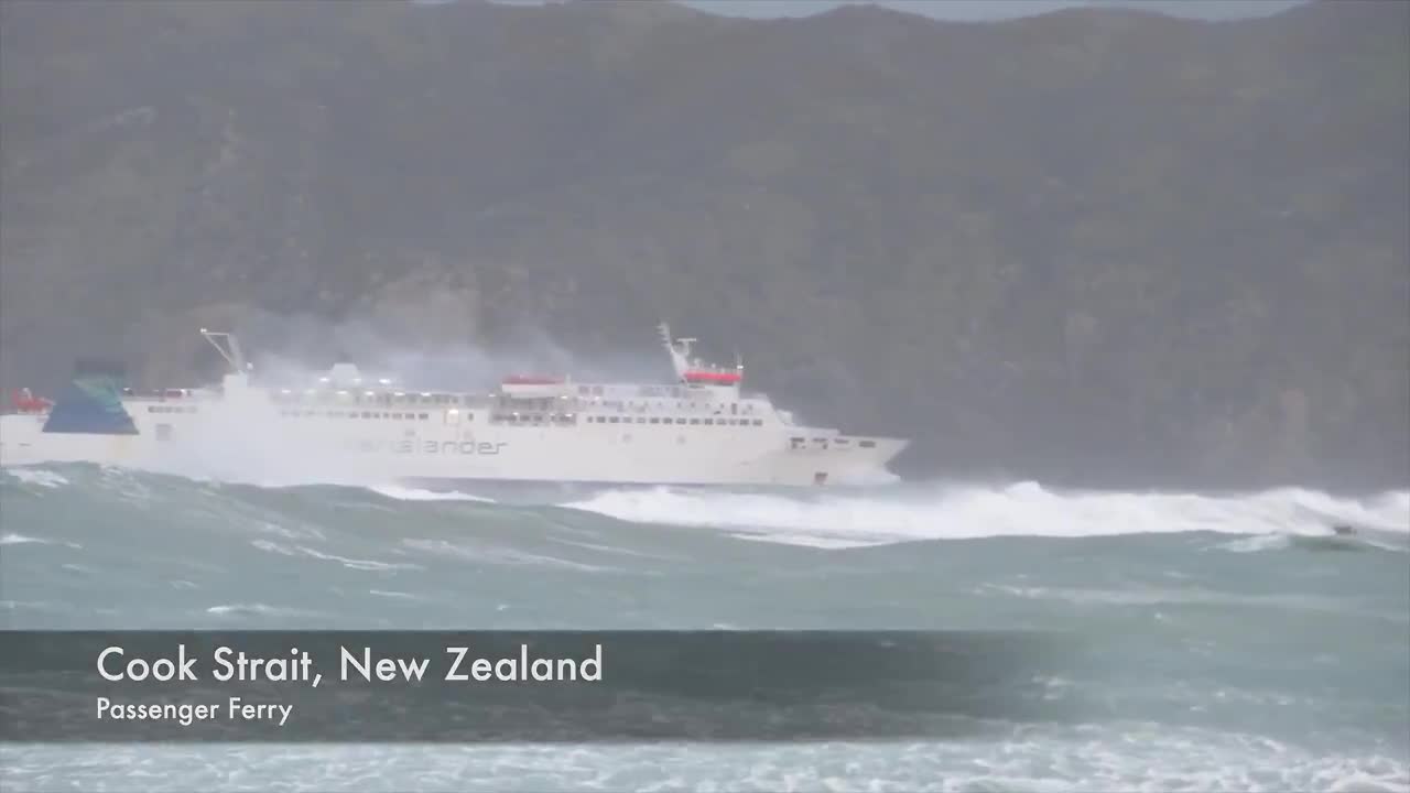 Ships in Storms | 10+ TERRIFYING MONSTER WAVES, Hurricanes & Thunderstorms at Sea