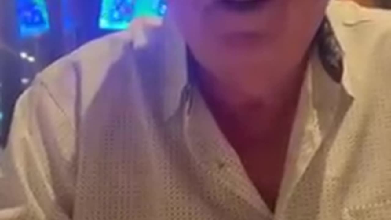 Airline Pilot tells covid Secret