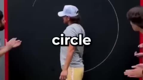 CAN YOU DRAW THE PERFECT CIRCLE_ 😂 - #shorts