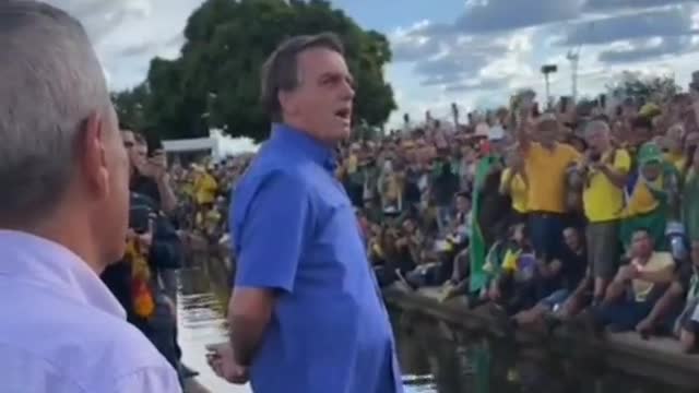 Bolsonaro comandante in capo