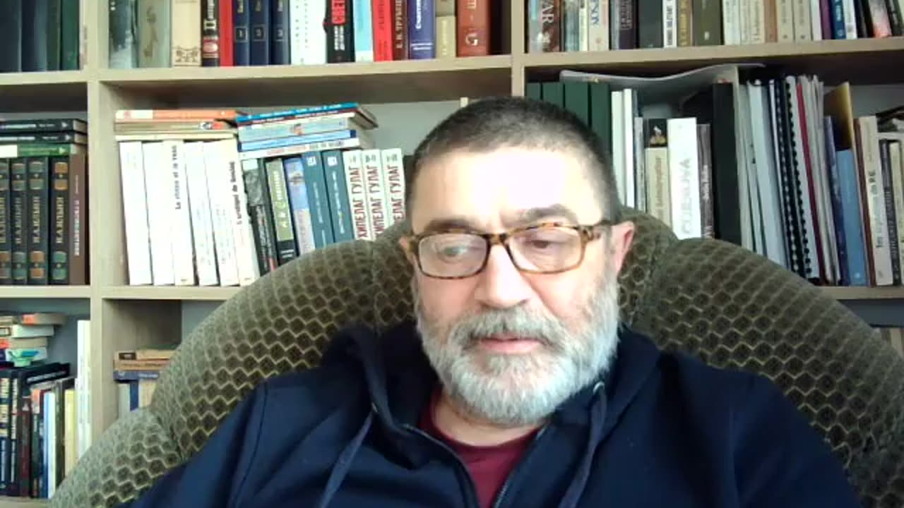 Originea lumii și nea Gigi din cartier