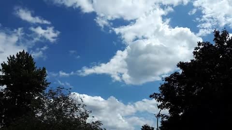 Himmel in Berlin am 31. Mai 2022 etwa 15 Uhr