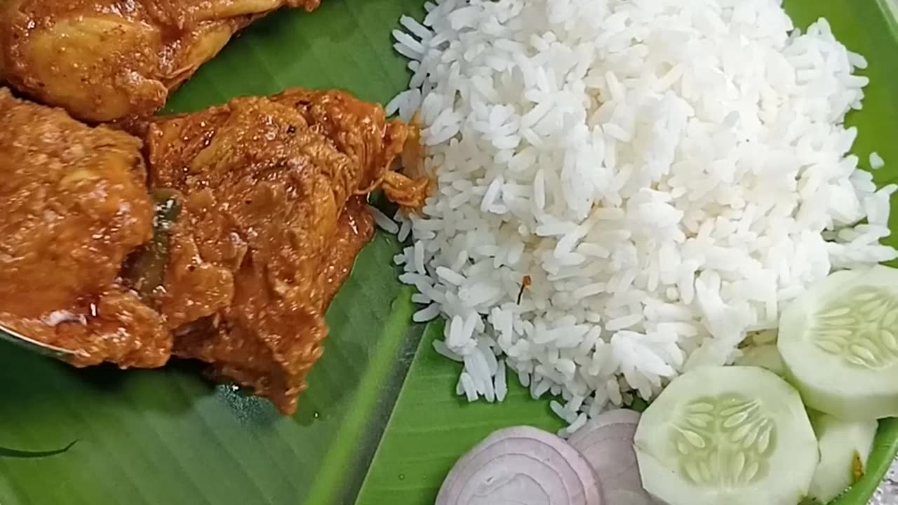 Butter chicken and white rice.