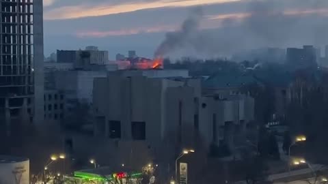 ️Kyiv at dawn Fire in the area of ​​the zoo where there were fights