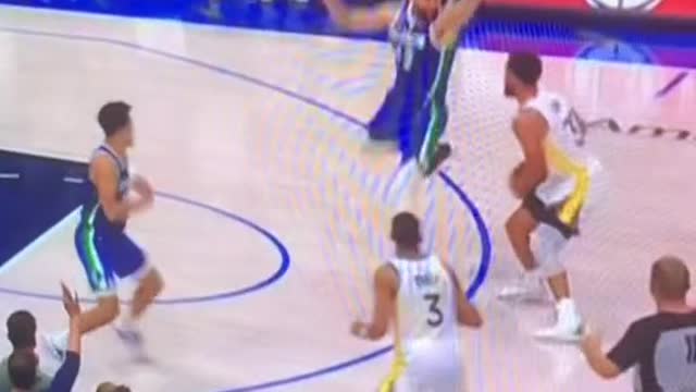 12 seconds left Steph Curry tries for the lead against the Dallas Mavericks