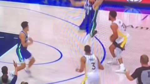 12 seconds left Steph Curry tries for the lead against the Dallas Mavericks