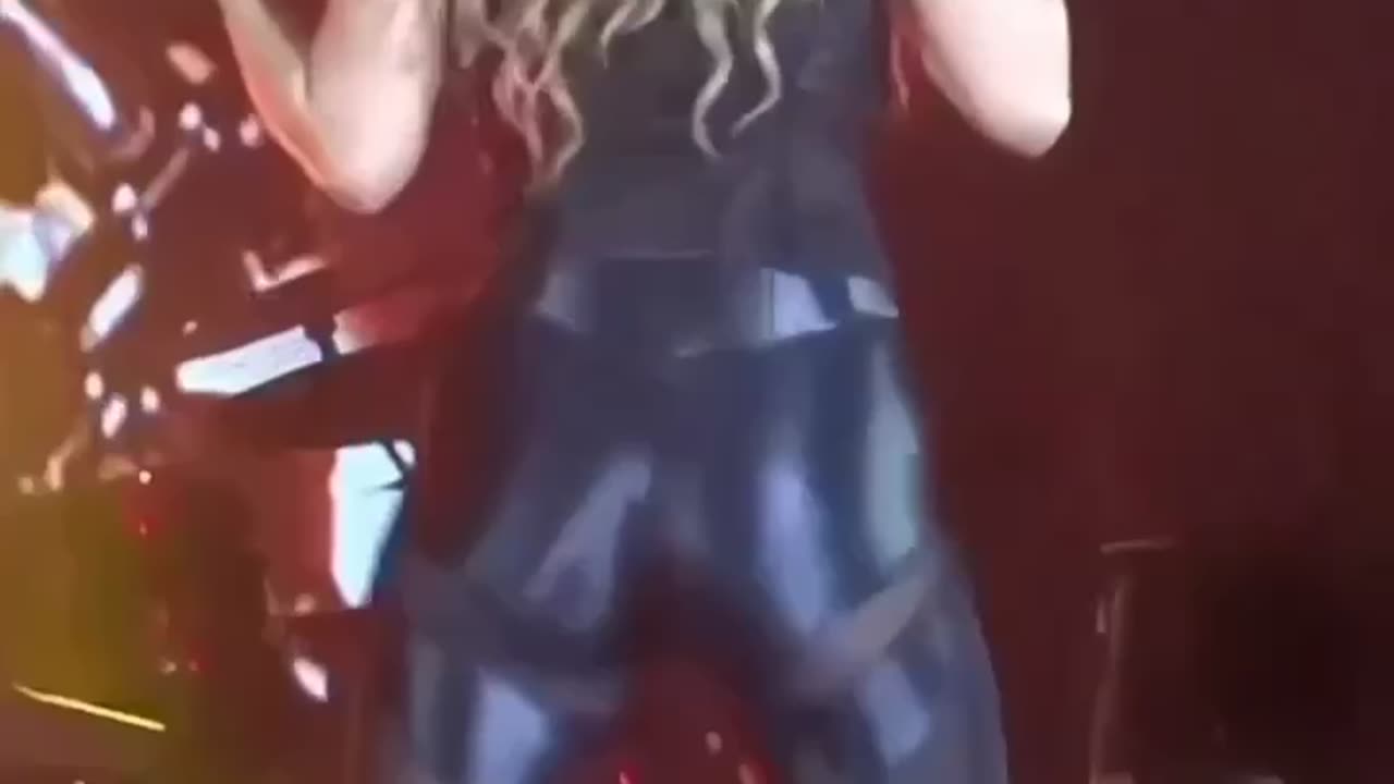 Shakira osm dance