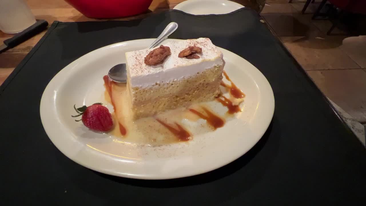 TRES LECHES