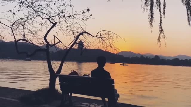 Dusk at the West Lake