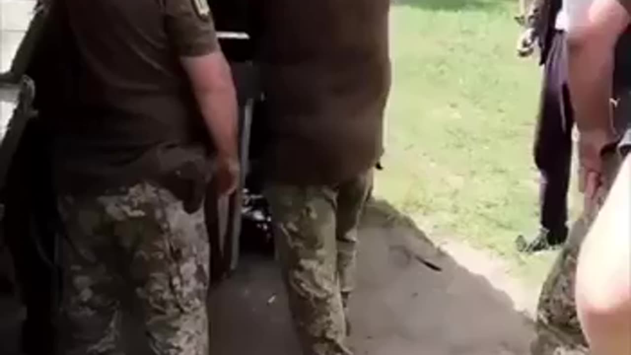 Ukrainian Zelensky regime's TCC abductors tries to abduct men relaxing and attacks a man filming it