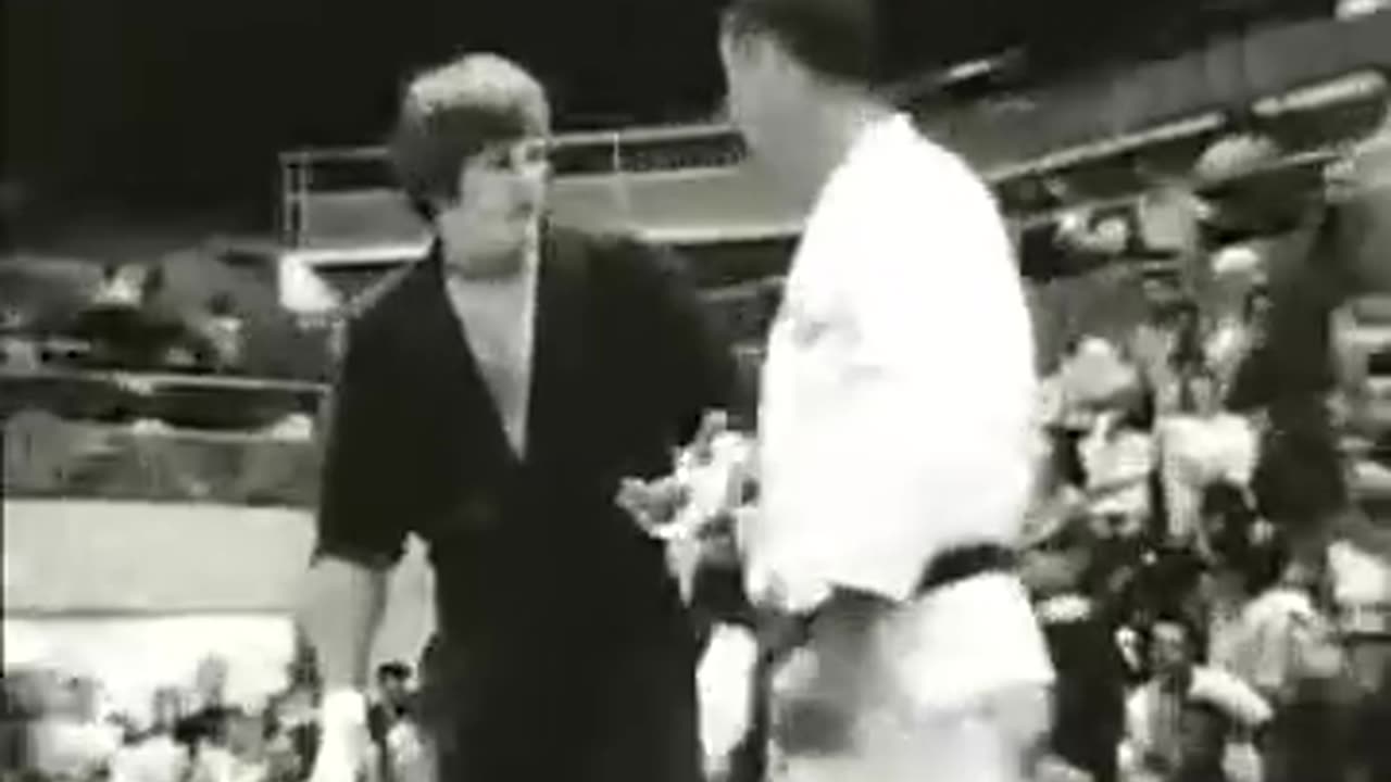 RARE FOOTAGE - Joe Lewis VS Vic Moore