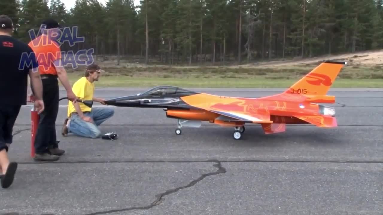 Top 10 Biggest / Largest RC Airplanes In The World [VIDEOS]